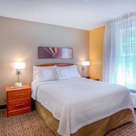 Towneplace Suites Raleigh Cary/Weston Parkway Exterior photo