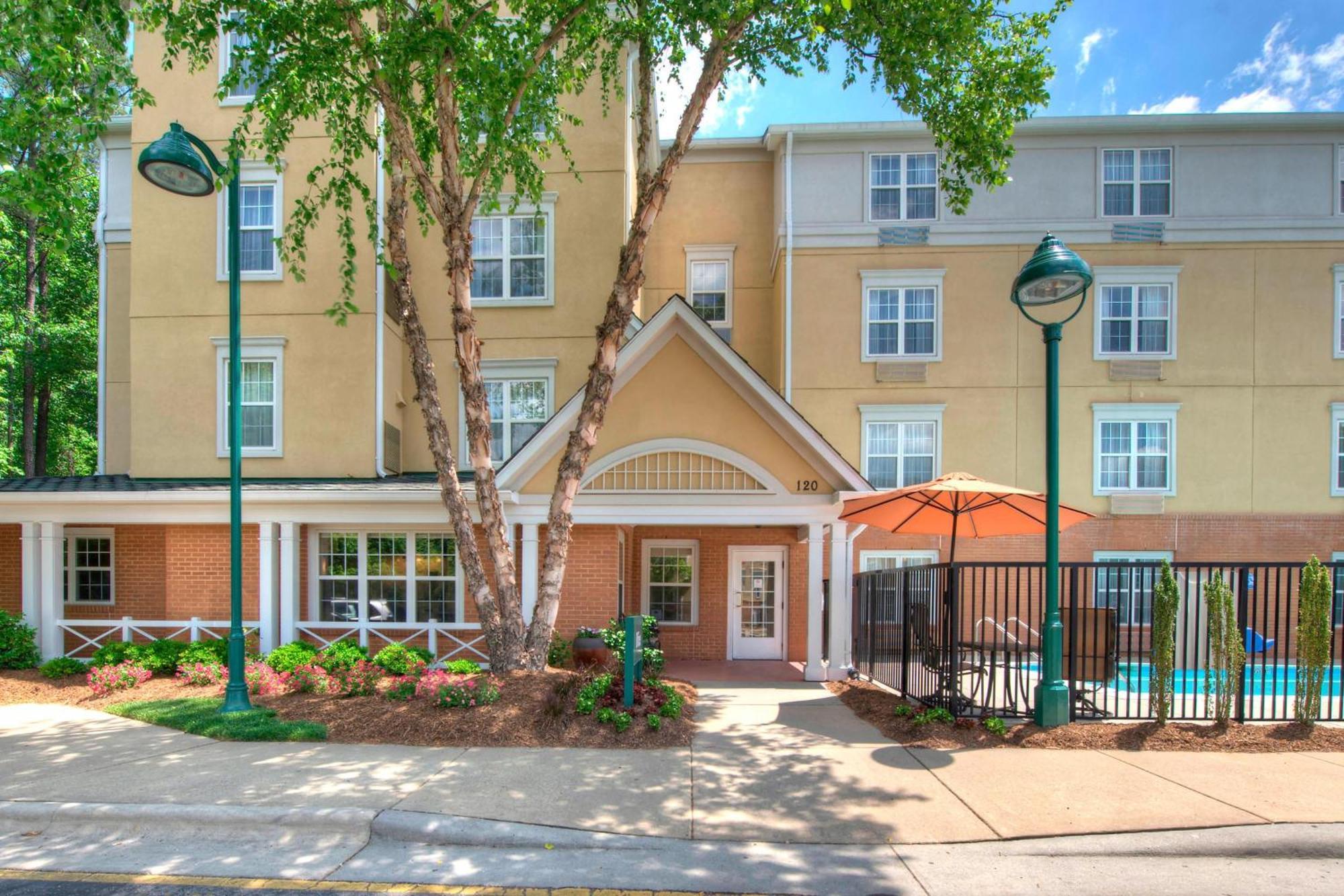 Towneplace Suites Raleigh Cary/Weston Parkway Exterior photo